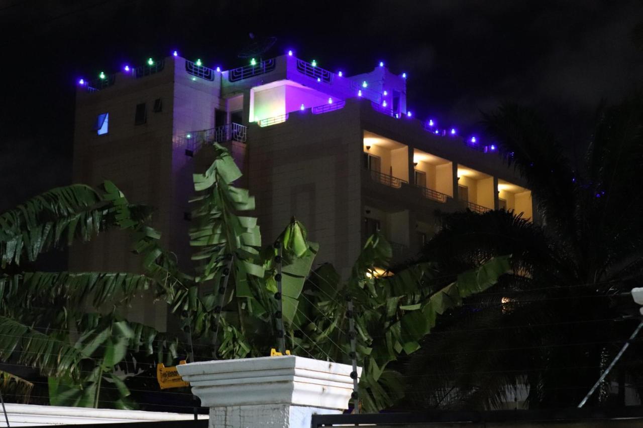 Maple Leaf Korean Hotel Achimota Exterior foto