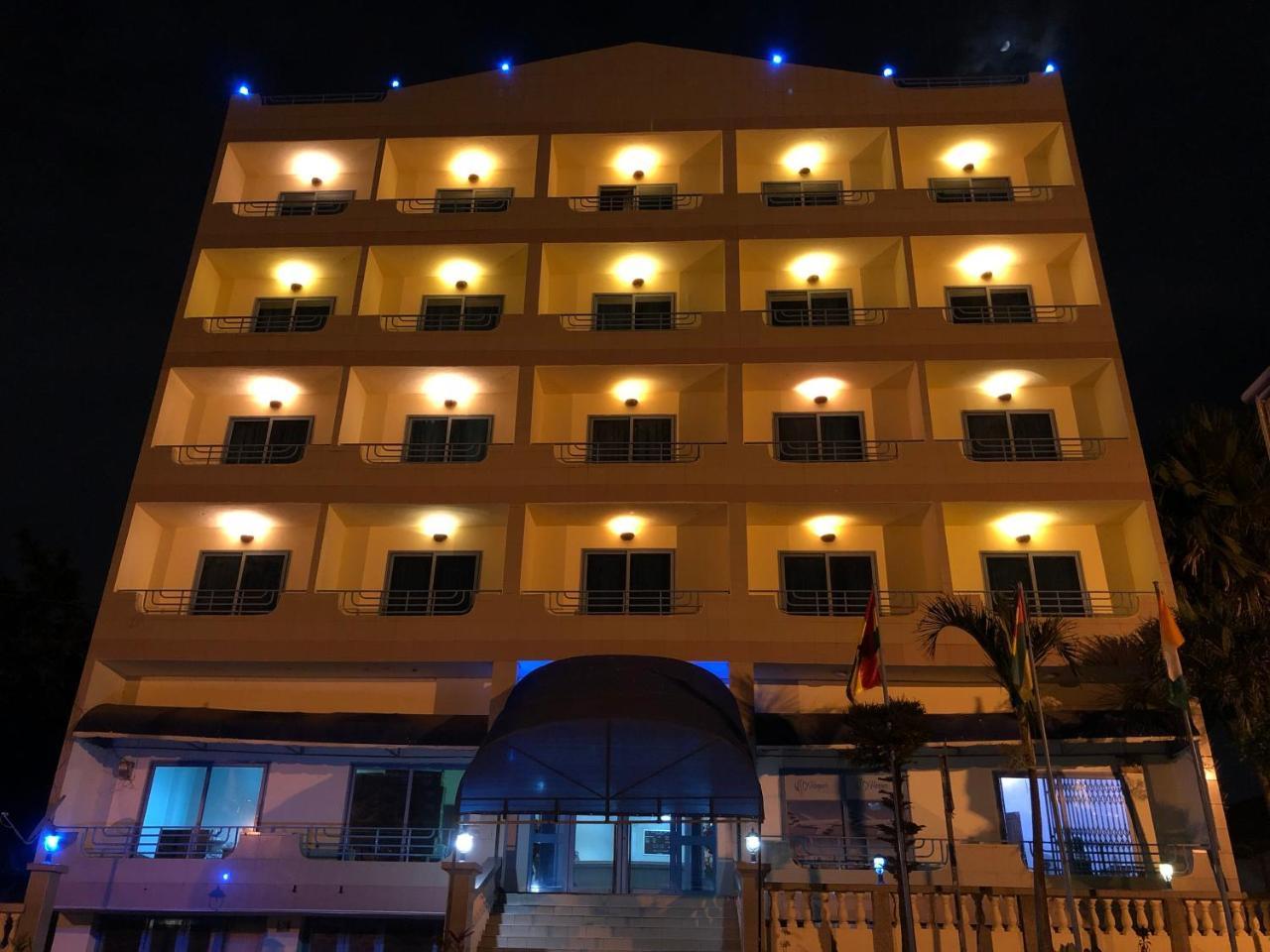 Maple Leaf Korean Hotel Achimota Exterior foto